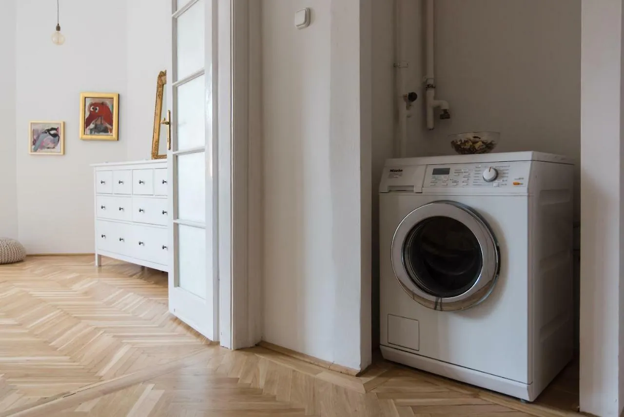 Klauzal Apartment W/3 Bedrooms, French Balcony Budapest